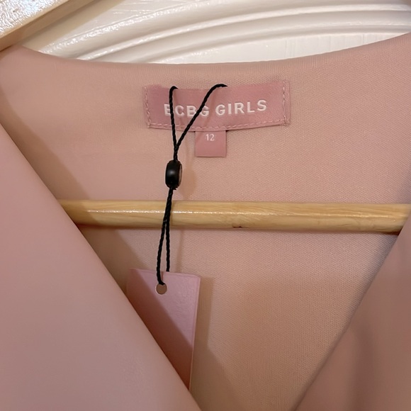 Mauve Glow Pleated Cap-Sleeve Surplice Dress - Picture 11 of 12